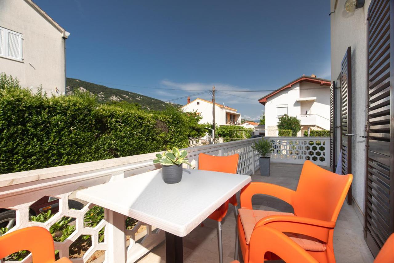 Villa Luka Baska Exterior photo